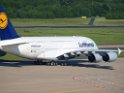 Lufthansa Airbus A 380 zu Besuch Flughafen Koeln Bonn P038